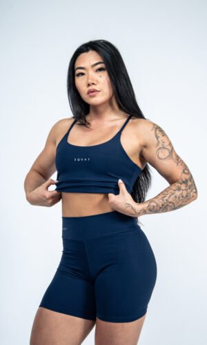 conjunto feminino shorts e top azul marinho